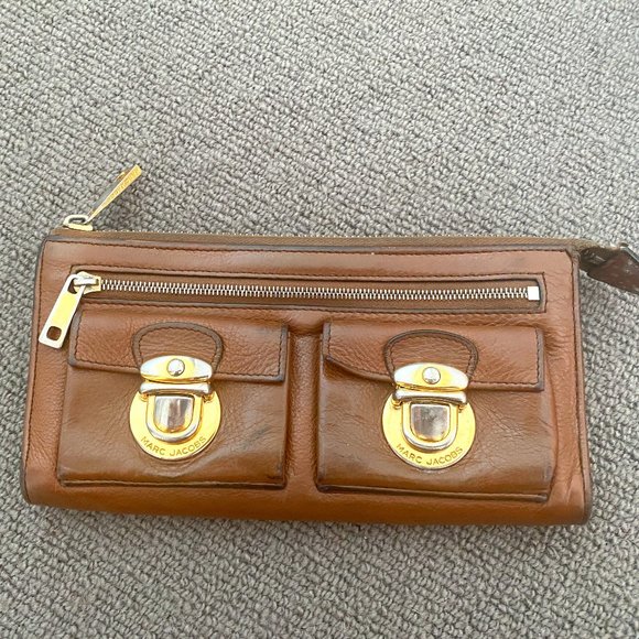 Marc Jacobs Handbags - GENUINE MARC JACOBS BROWN LEATHER WALLET - GOLD HARDWARE - MADE IN ITALY